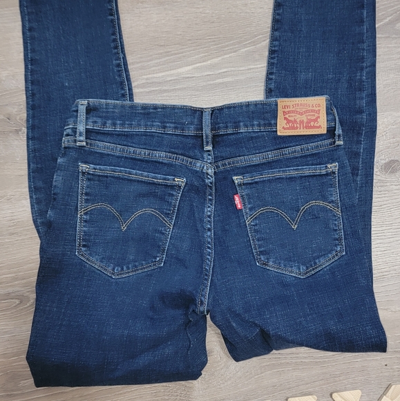 Womens 711 levi jeans - Picture 3 of 5